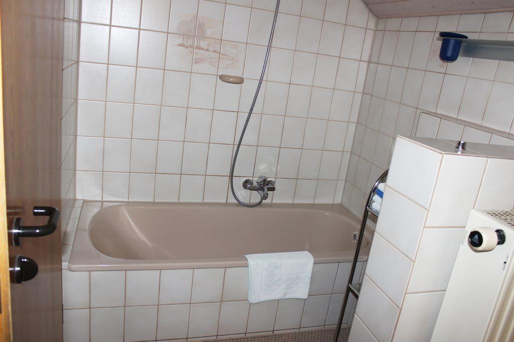 Bodenseegaestehaus Uhldingen-Mühlhofen Стая снимка