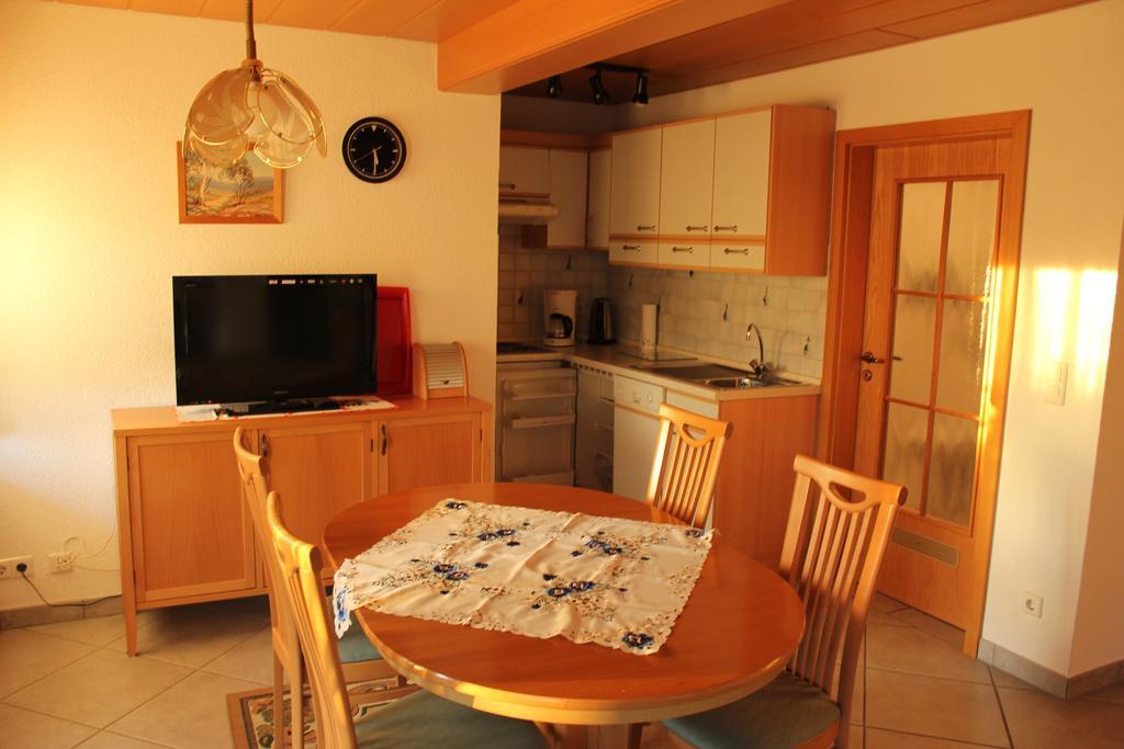 Bodenseegaestehaus Uhldingen-Mühlhofen Стая снимка