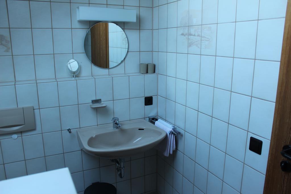 Bodenseegaestehaus Uhldingen-Mühlhofen Стая снимка